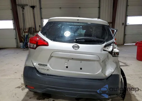 2018 Nissan Kicks S z USA, uszkodzony, nr VIN 3N1CP5CU6JL546443